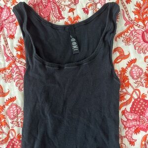 Skims rib tank black size small